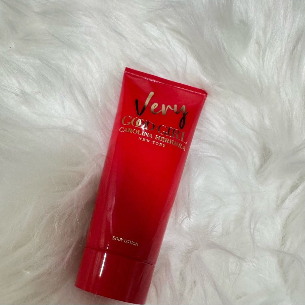 Carolina Herrera Very Good Girl Body Lotion